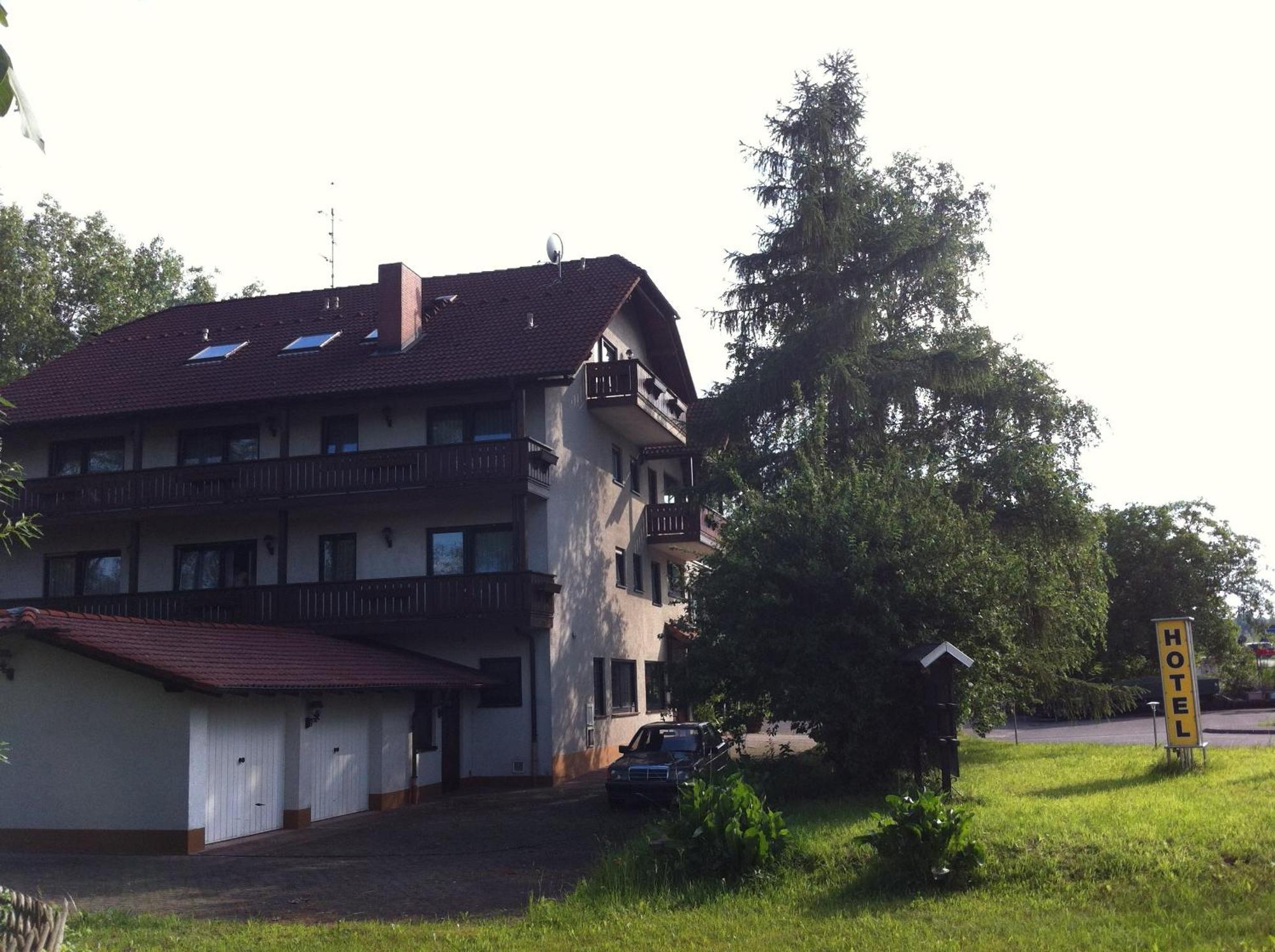Hotel Bacchusstube Garni Goldbach  Bagian luar foto