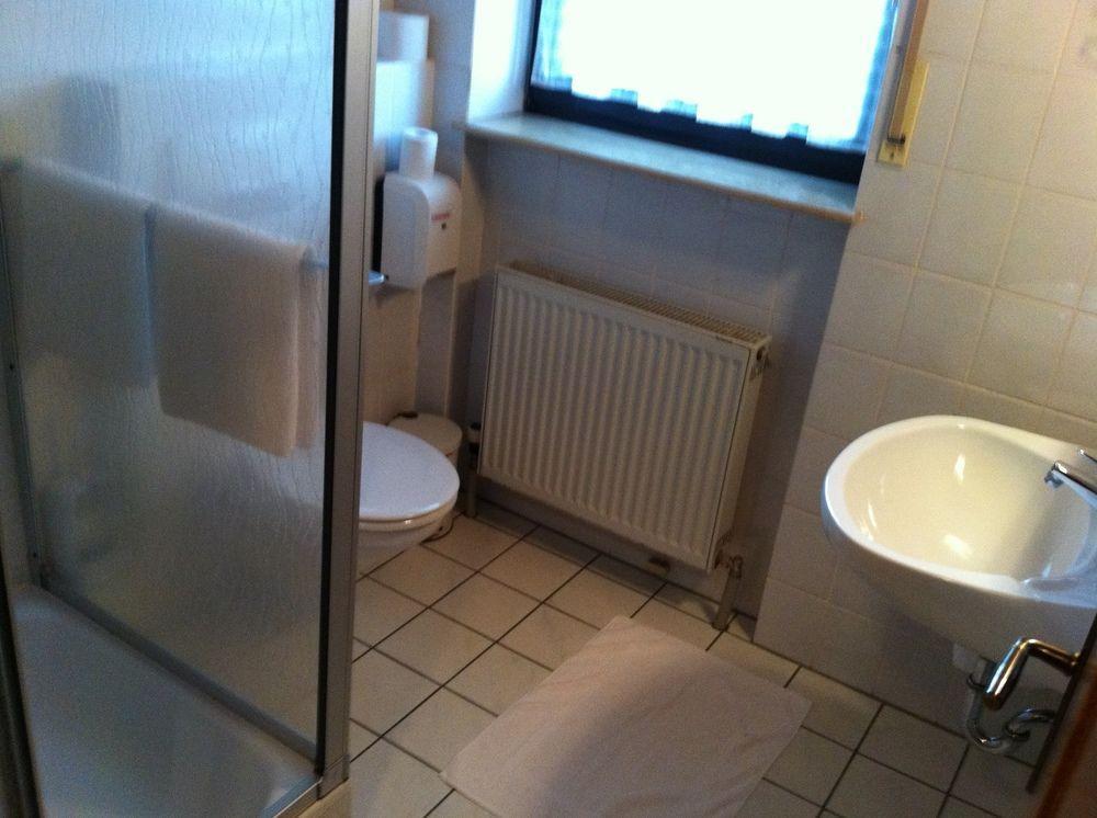 Hotel Bacchusstube Garni Goldbach  Bagian luar foto