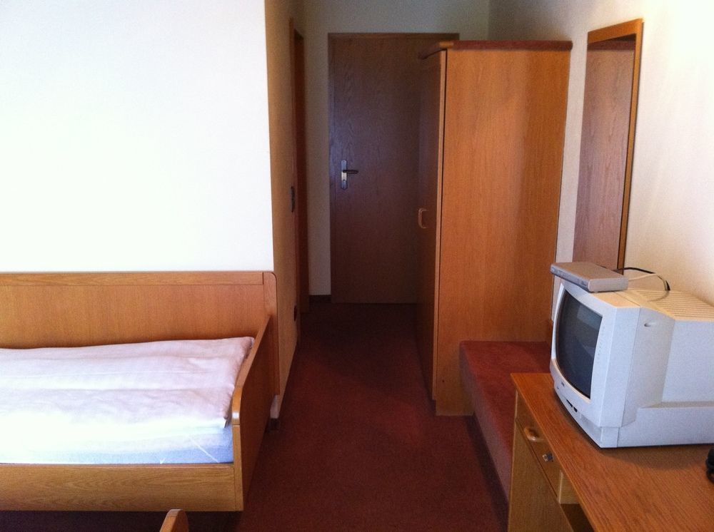 Hotel Bacchusstube Garni Goldbach  Bagian luar foto